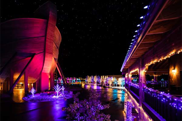 Ark Encounter Restaurant with Christmas lights