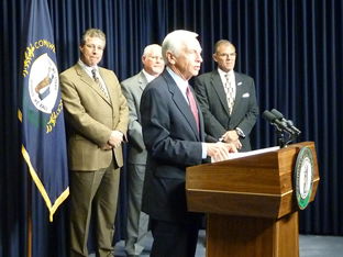 Governor Steve Beshear announces the Ark Encounter