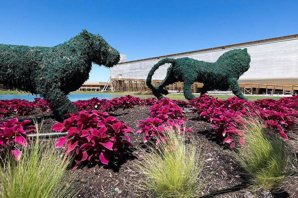 Ark Encounter Topiaries