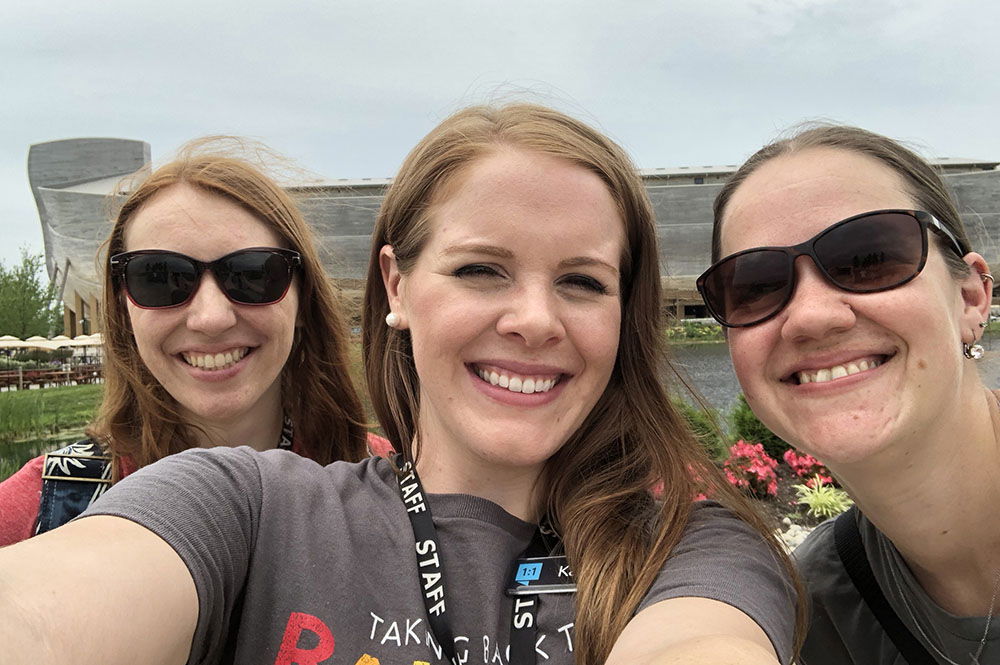 Girls in Front of the Ark